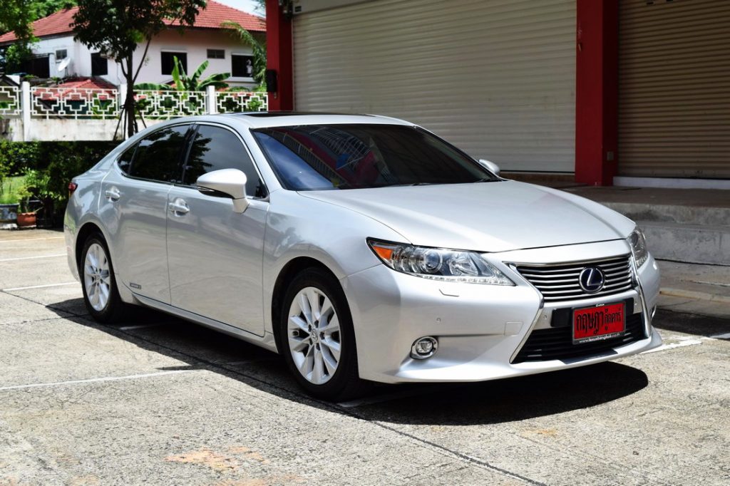 Lexus ES300h มือสอง