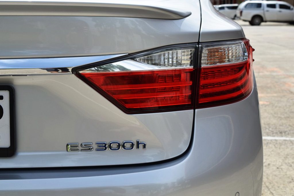 Lexus ES300h มือสอง