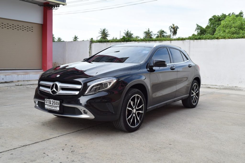 ภายนอก Mercedes-Benz GLA 200 มือสอง