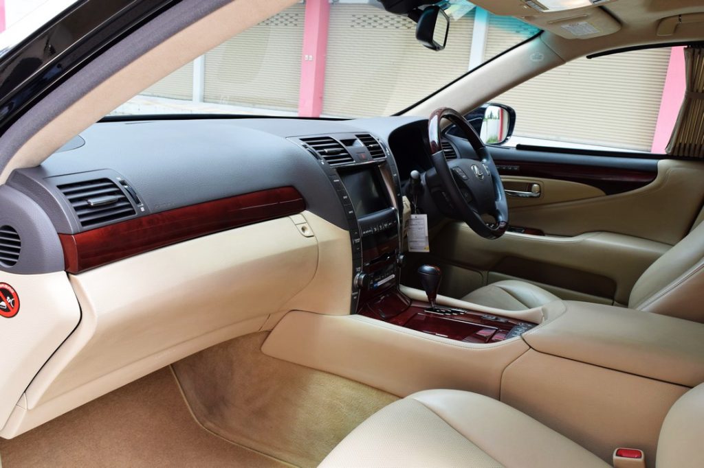 Lexus LS460L รถผู้บริหารมือสอง