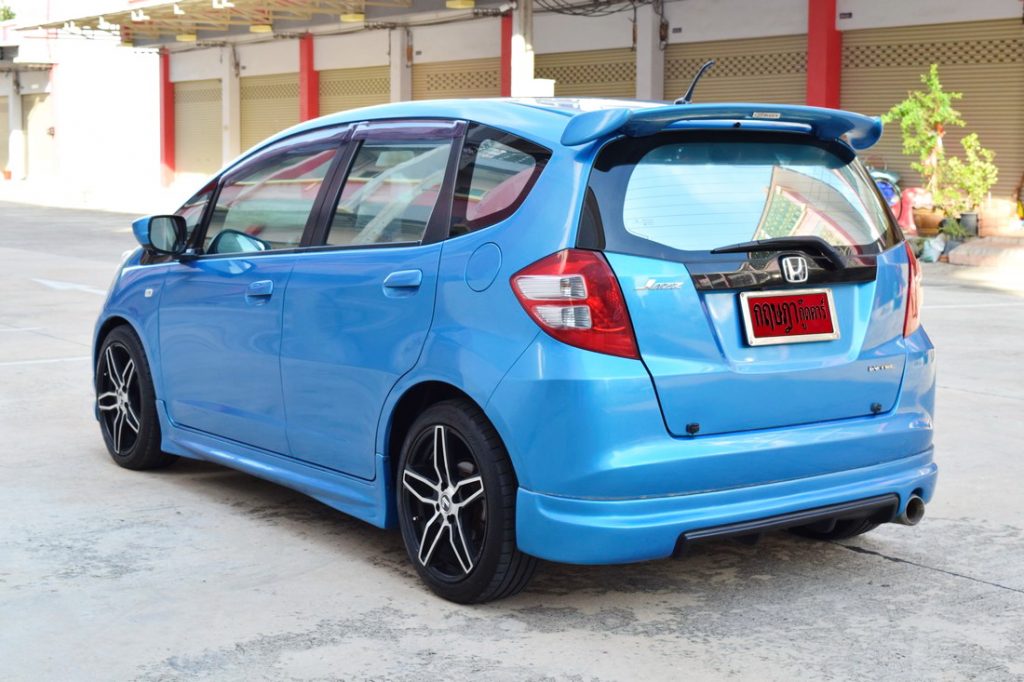 ภายนอก honda jazz มือสอง