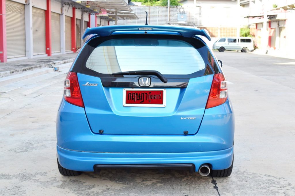 ภายนอก honda jazz มือสอง