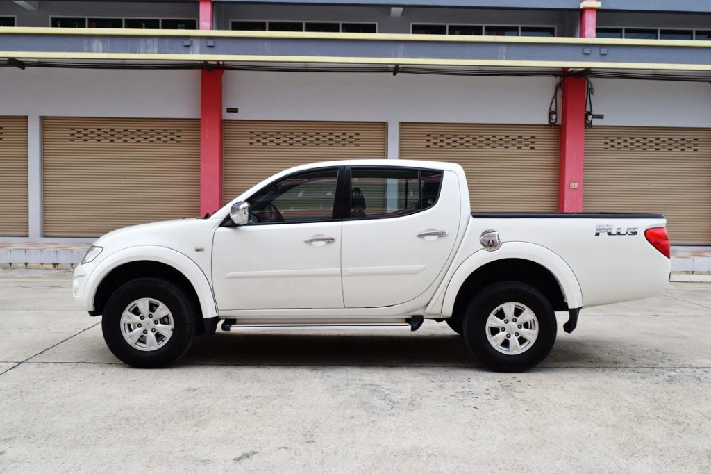 ภายนอก mitsubishi triton มือสอง