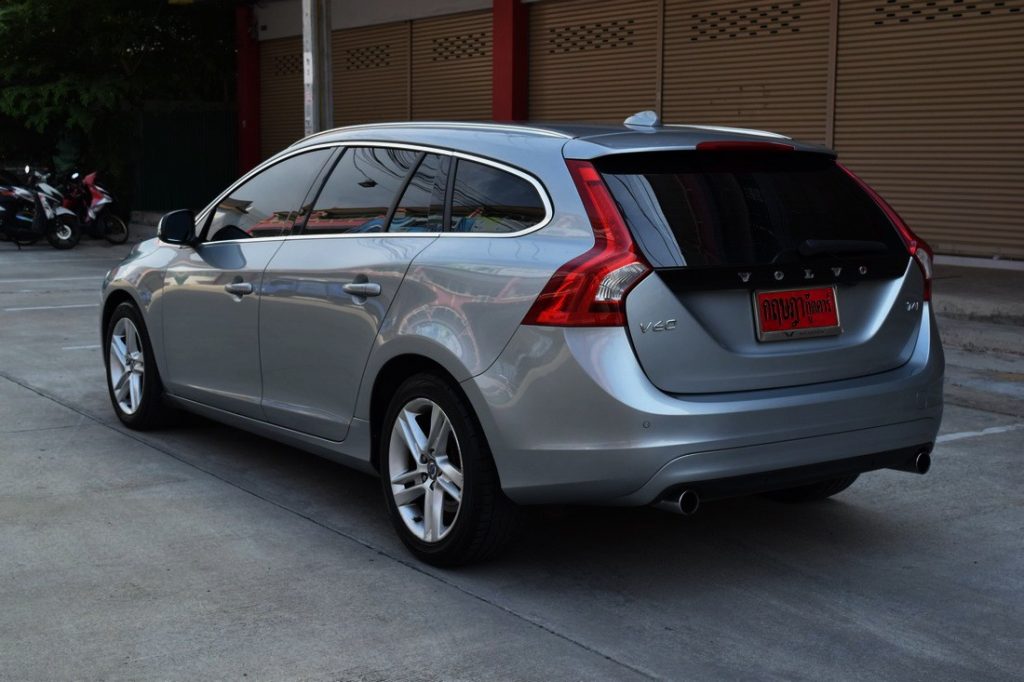 Volvo V60 มือสอง