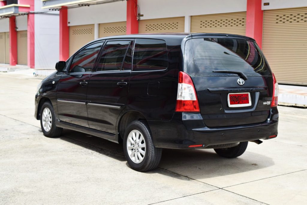 Toyota INNOVA มือสอง