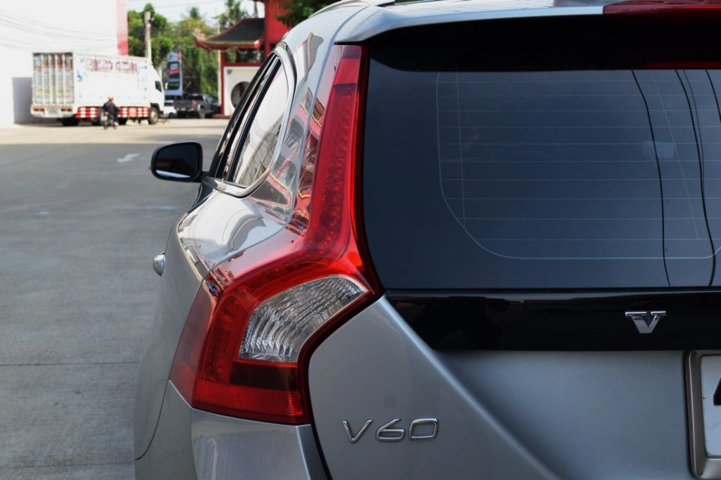 Volvo V60 มือสอง