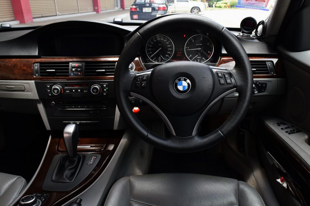BMW 320d มือสอง