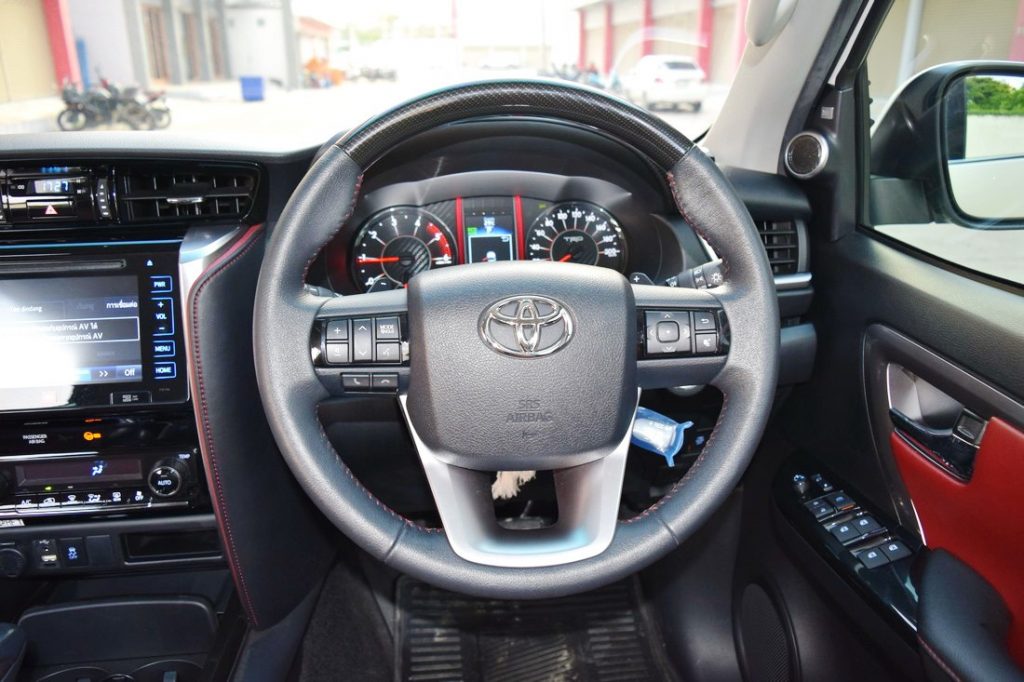 Toyota Fortuner มือสอง